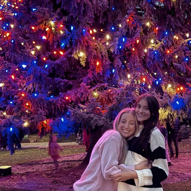 No need to wait for Santa…YOU can give yourself the best gift 🎁 🎄

A secure home you love is just a few steps away. Ready to make it official? Schedule a tour and apply today. 
🤩🤗

#VERVEBoise #boisestate #studenthousing #apartment #holidayseason #homefortheholidays