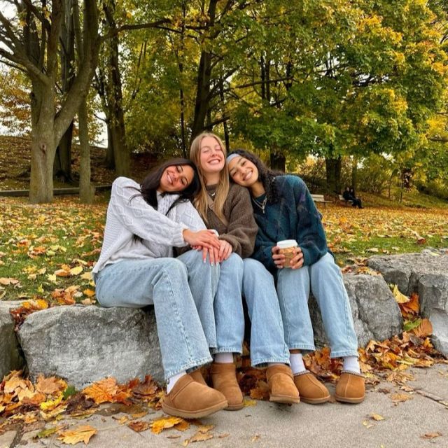 🍂 The only thing falling faster than the leaves this fall? OUR AVAILABILITY. 👀 Your dream floor plan won’t wait for you, and neither will these rates. Don’t be the one watching your faves get snatched while you’re still deciding. Grab your roommates, lock in your spot, and secure your Fall 2027 home at VERVE before your options get even slimmer!!!

#VERVEBoise #boisestate #studenthousing #aprartment