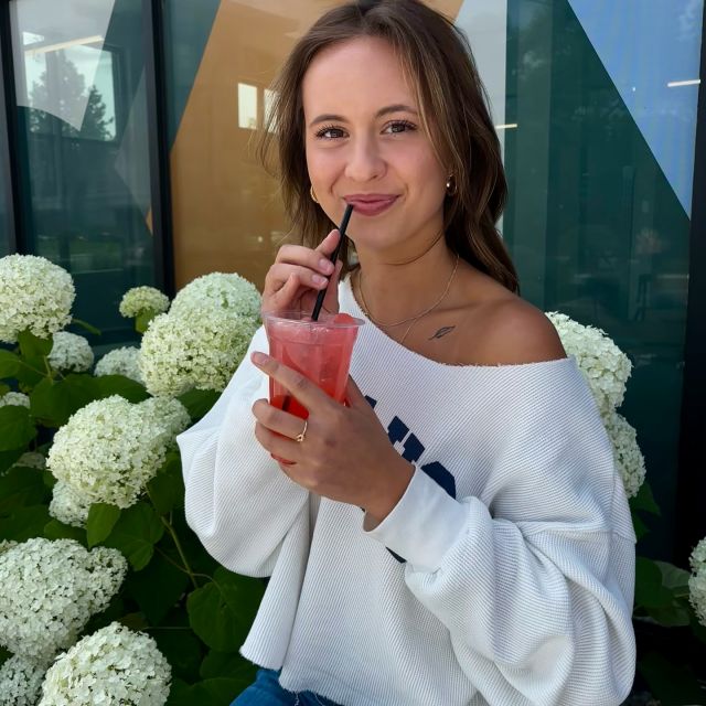 Our Open House is almost here and you won’t want to miss it! 

This Monday the 23rd. Enjoy personal tours, tasty food, a refreshing mocktail bar, fun goodies, and your chance to win a Summer Essentials Kit with a $300 Bronco Shop gift card! 🛍️☀️

Come SIP. SEE. STAY and taste what the sweet life at VERVE looks like. We can’t wait to see you there! 

#VERVEBoise #boisestate #studenthousing #summer #apartment #openhouse