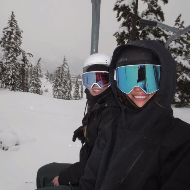 It’s giving ❄️powder day energy❄️ and DAY 1 of our Daily Giveaways has officially launched!!! 

We’re sending one lucky winner + their fave adventure buddy to Bogus Basin for a full day of skiing or snowboarding. Yes - fresh mountain air, the chairlift selfies, the après vibes… all on us.

How to lock in the win:
⛷️ Make sure you’re following VERVE BOISE
🏂 Tag the friend you’d drag up the mountain with you (each tag = entry)
🎿 At a random moment today we’ll comment “FREEZE!” The last comment wins.

May your quads be strong, your turns be clean, and your tags be plentiful ❄️☃️🎿🏂

Ready, set, VERVE.

#VERVEBoise #boisestate #studenthousing #apartment #snowday #ski #snowbording #bogusbasin