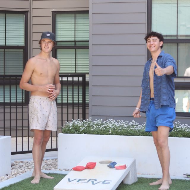 Warm weather is officially here and we are all about the summer vibes. Nothing beats a little friendly competition with a game of corn hole, right here on site as one of our awesome amenities. ☀️😎

#VERVEBoise #boisestate #studenthousing #summer #apartment #cornhole #summervibes